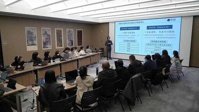 青年夜校：点燃新技能的火花