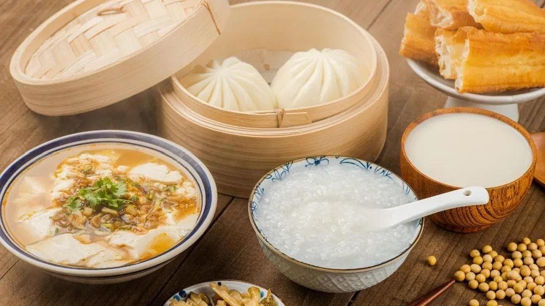 揭秘：餐桌上的权力游戏 - 如何在进食中找到平衡