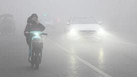 河北大雾红色预警升级：专家建议民众佩戴潜水装备出行