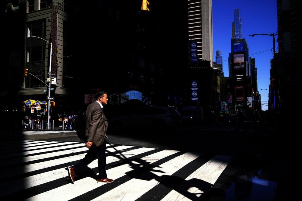 纽约州立法打击'成瘾性内容推送'，社交媒体或将标注心理健康警告