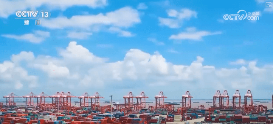 借助“云”图盘点2025新图景：展望2026，一起向前接着干!