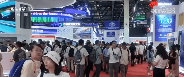 中国高铁引领全球铁路发展：技术创新与合作