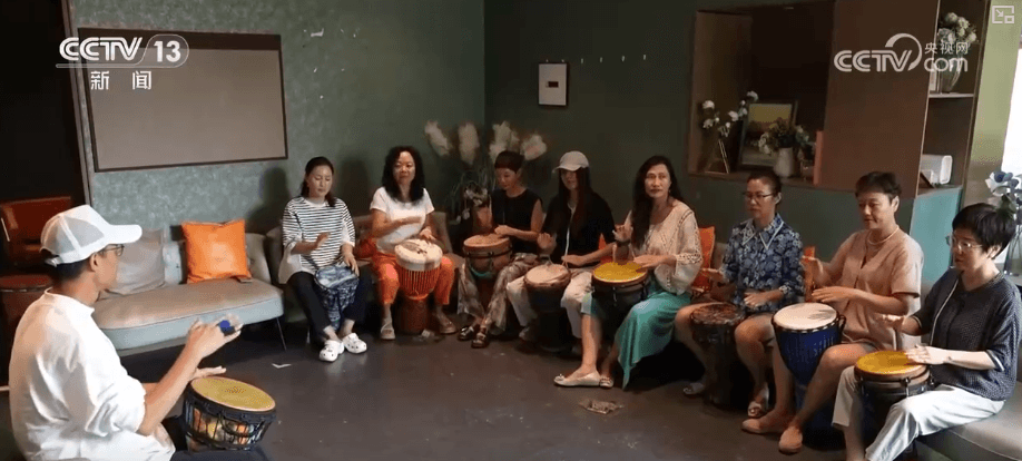 银发经济激发新一波创新热潮：从AI绘画到智能马桶