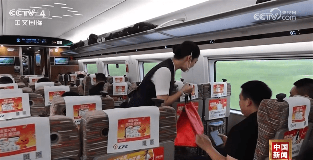 铁路餐饮革命：轻食、东北菜和奶茶让旅客在列车上也能“享受”