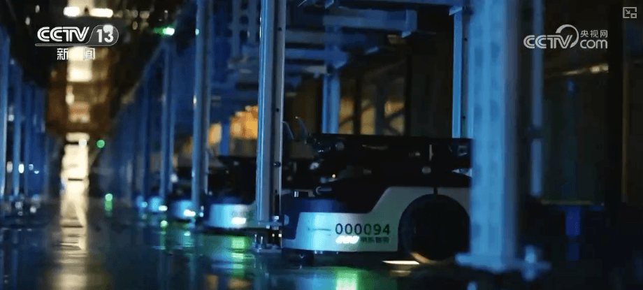 机器人“跑”起来助推物流“加速跑”，数万快递开启新年之旅抵达千家万户