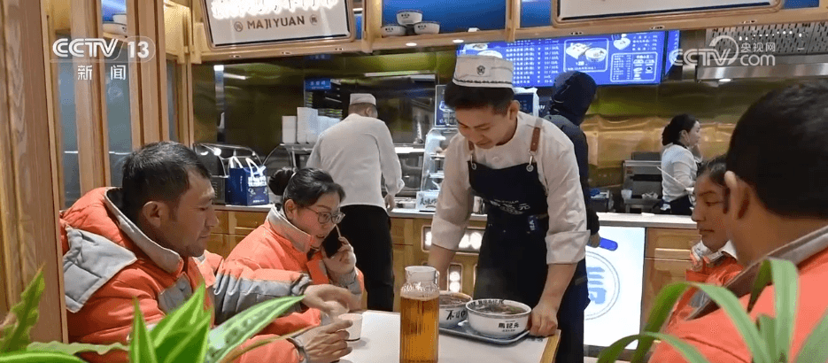 专题报道：冬日里新就业群体的 "暖" 心守护