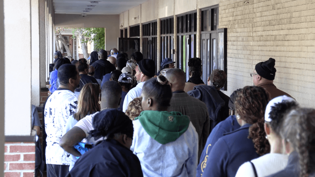 美政府“停摆”带来的意外收获：免费食品热潮