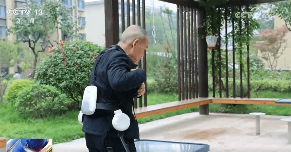 银发族的消费革命：科技范儿与悦己型花式上新