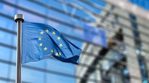 全球贸易战升级：欧盟团结一致反制美国关税威胁