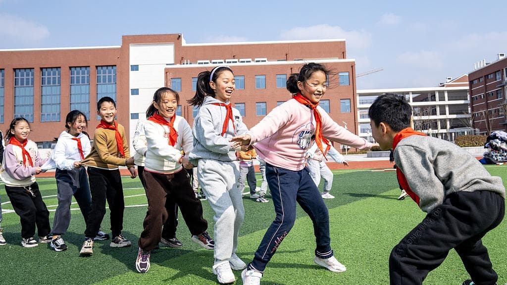 让孩子动起来的终极解决方案：每天2小时运动