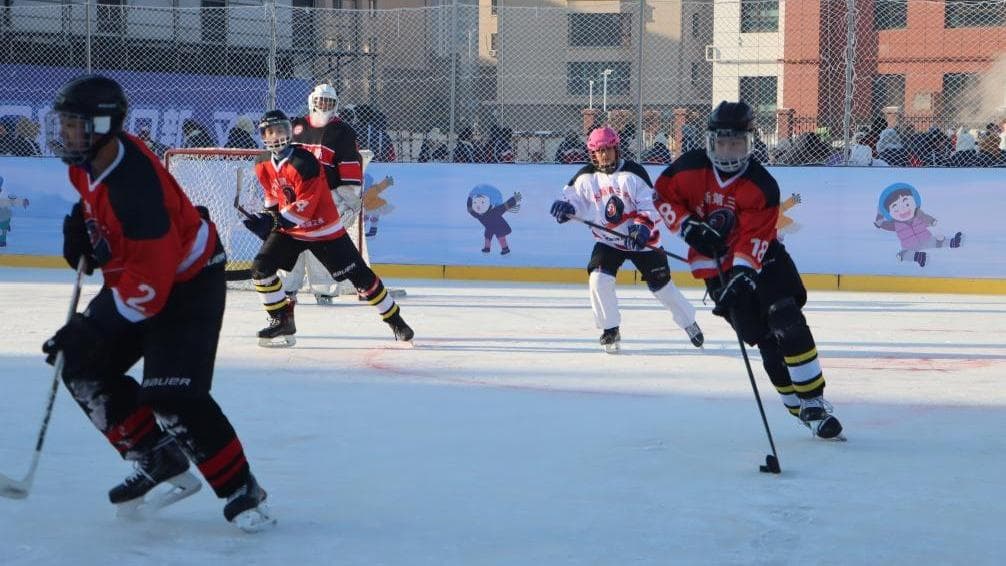 黑龙江教育局推出'冰雪周'，学生们过足冰天雪地的瘾