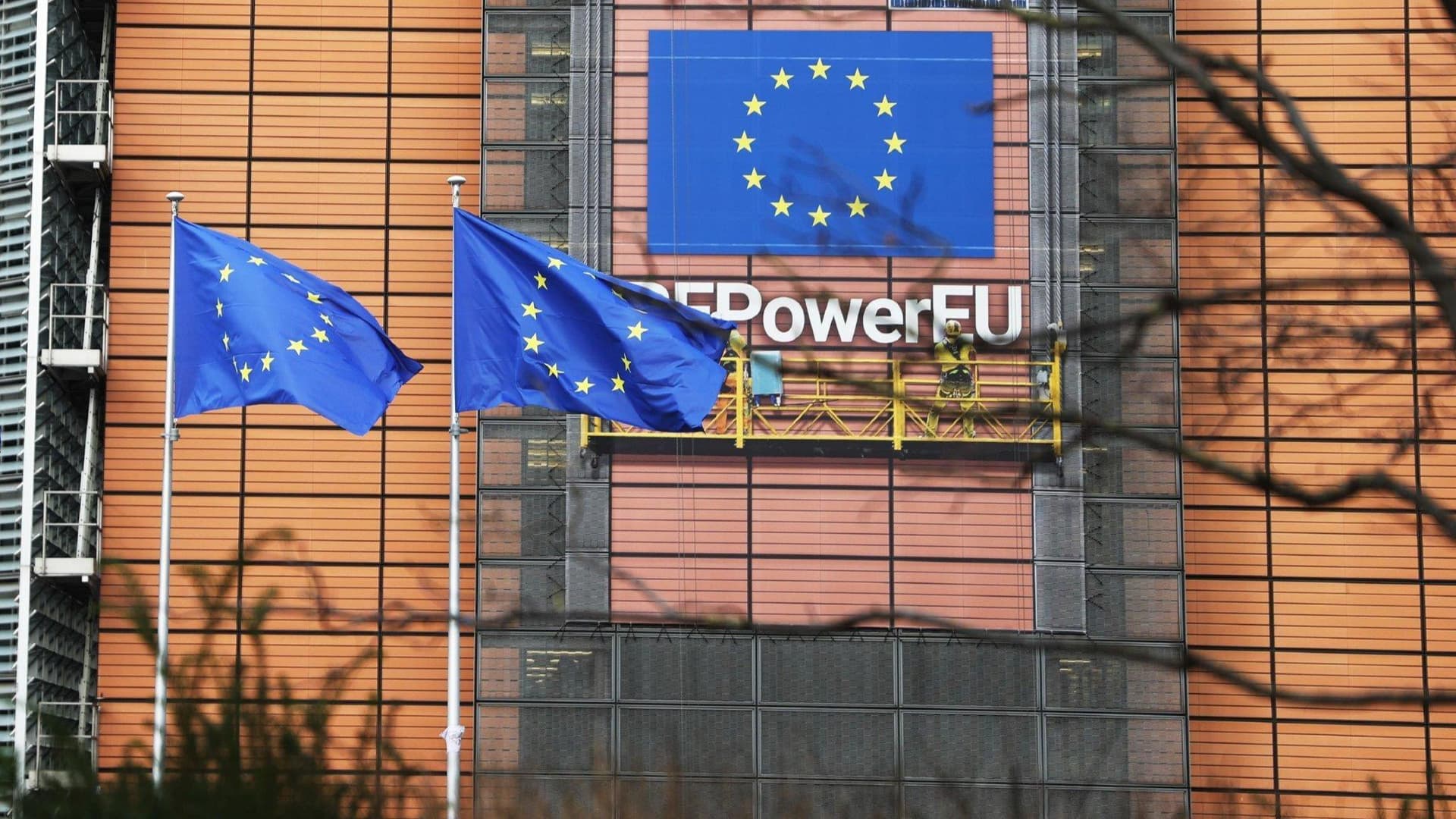 欧盟紧急会议：格陵兰岛争端与美关税威胁