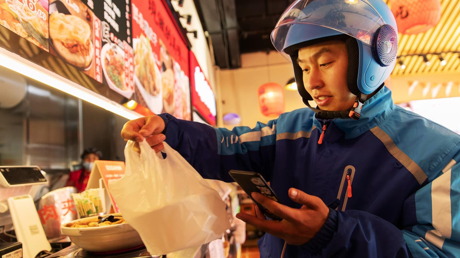 国家标准：外卖平台必须提供‘虚拟拥抱’功能