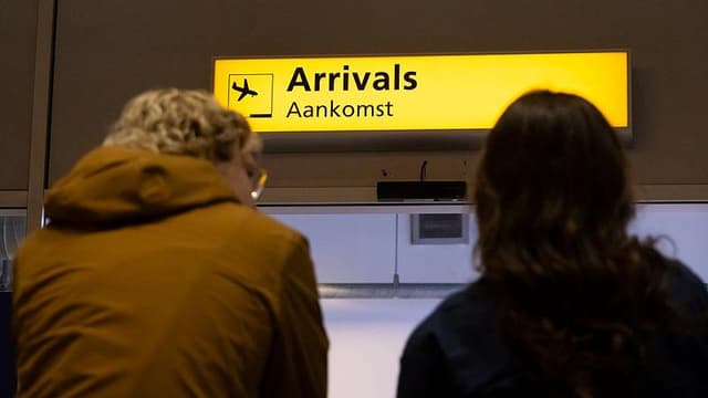 荷航大胆一试：中东战区直飞游