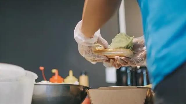 外卖平台推出“无堂食”商家专属标识,引发消费者热议