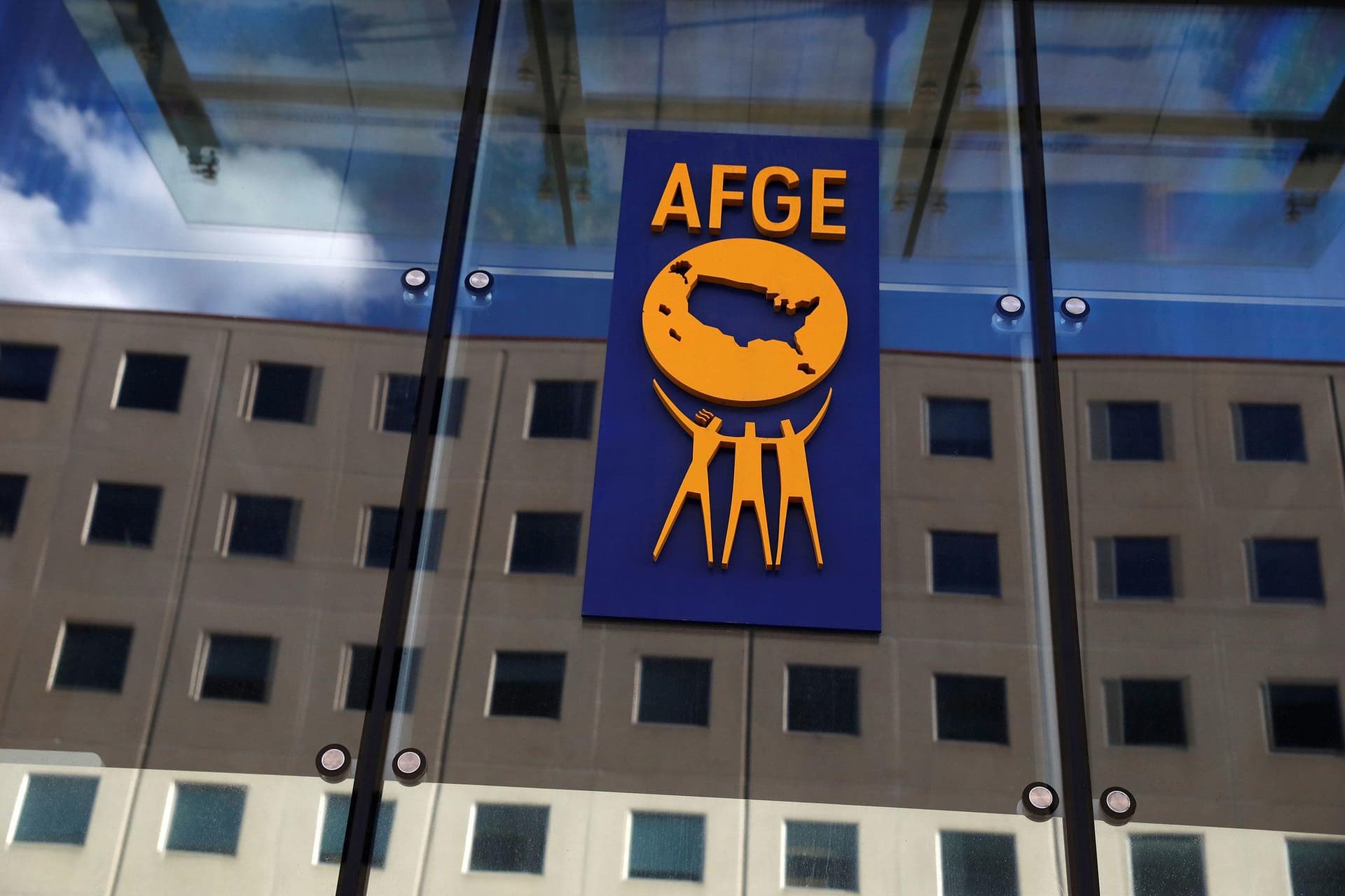 特朗普政府遭美工会起诉:篡改教育部员工自动回复邮件引发言论自由争议