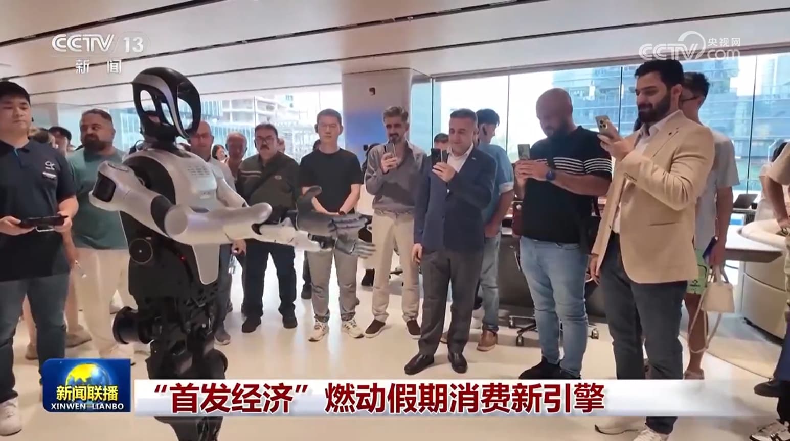 假日“首发经济”成引擎:点燃消费热情还是营销噱头?