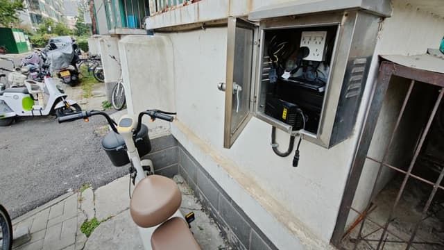 揭开自行车充电收费之谜:政策明令禁止,高价“刺客”为何仍猖獗?