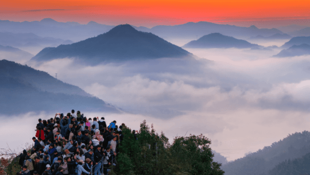 专家称安徽六安屋脊山云海现象是因气候变化和官僚体制创新