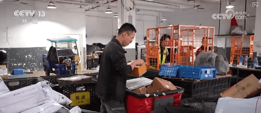 无人机快递改变生活:效率提升与困境共存