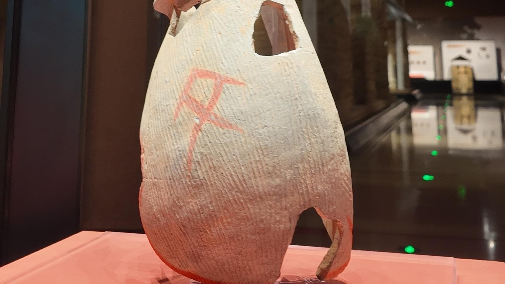 考古学家惊讶发现:4000年前的陶器上的神秘文字可能是最早的汉字